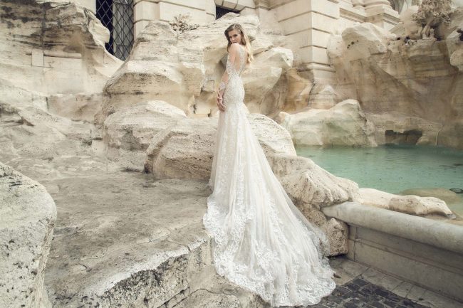 Mauro Lorenzo Fashion Photographer Advertising Campaign roma rome bridal altamoda handmade carrabs piazza spagna fontana trevi Whitedress Moodboard designer luxury sposa artDirector woman pregiato strascico popolo fountain