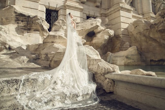 Mauro Lorenzo Fashion Photographer Advertising Campaign roma rome bridal altamoda handmade carrabs piazza spagna fontana trevi Whitedress Moodboard designer luxury sposa artDirector woman pregiato strascico popolo fountain