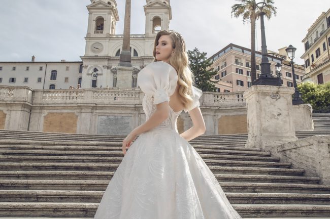 Mauro Lorenzo Fashion Photographer Advertising Campaign roma rome bridal altamoda handmade carrabs piazza spagna fontana trevi Whitedress Moodboard designer luxury sposa artDirector woman pregiato strascico popolo fountain