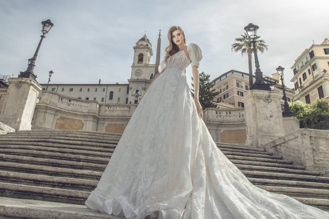 Mauro Lorenzo Fashion Photographer Advertising Campaign roma rome bridal altamoda handmade carrabs piazza spagna fontana trevi Whitedress Moodboard designer luxury sposa artDirector woman pregiato strascico popolo fountain