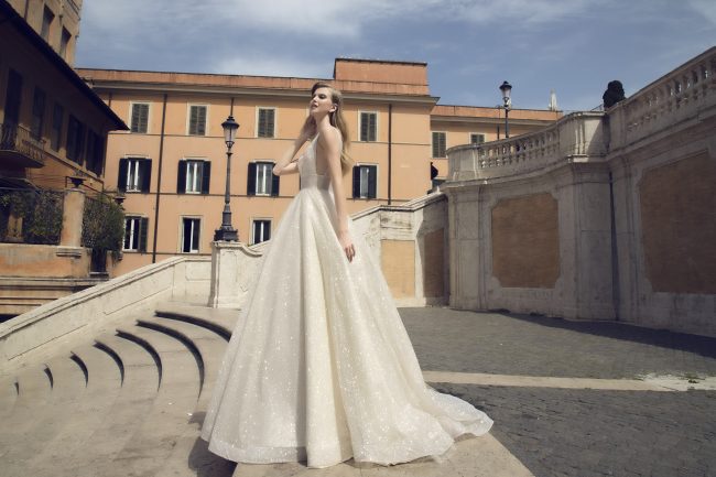 Mauro Lorenzo Fashion Photographer Advertising Campaign roma rome bridal altamoda handmade carrabs piazza spagna fontana trevi Whitedress Moodboard designer luxury sposa artDirector woman pregiato strascico popolo fountain