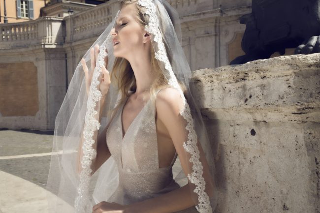 Mauro Lorenzo Fashion Photographer Advertising Campaign roma rome bridal altamoda handmade carrabs piazza spagna fontana trevi Whitedress Moodboard designer luxury sposa artDirector woman pregiato strascico popolo fountain
