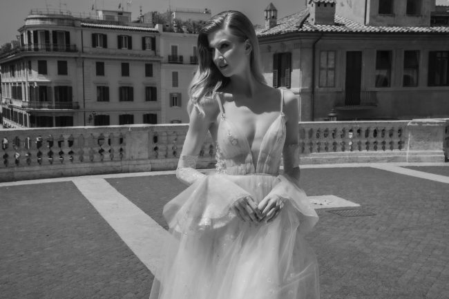 Mauro Lorenzo Fashion Photographer Advertising Campaign roma rome bridal altamoda handmade carrabs piazza spagna fontana trevi Whitedress Moodboard designer luxury sposa artDirector woman pregiato strascico popolo fountain