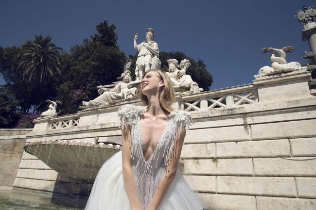 Mauro Lorenzo Fashion Photographer Advertising Campaign roma rome bridal altamoda handmade carrabs piazza spagna fontana trevi Whitedress Moodboard designer luxury sposa artDirector woman pregiato strascico popolo fountain