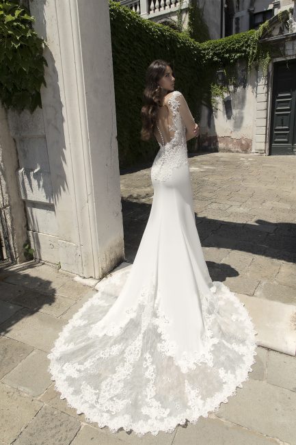 Mauro Lorenzo Fashion Editorial Fashion Photographer Bridal Alta Moda Magazine Agency Management Wedding Venezia Venice Gondola Shooting Top Brands Italian Photographer Inspiration Haute Couture 