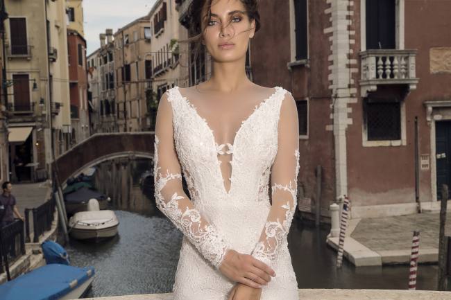 Mauro Lorenzo Fashion Editorial Fashion Photographer Bridal Alta Moda Magazine Agency Management Wedding Venezia Venice Gondola Shooting Top Brands Italian Photographer Inspiration Haute Couture 