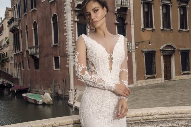 Mauro Lorenzo Fashion Editorial Fashion Photographer Bridal Alta Moda Magazine Agency Management Wedding Venezia Venice Gondola Shooting Top Brands Italian Photographer Inspiration Haute Couture 