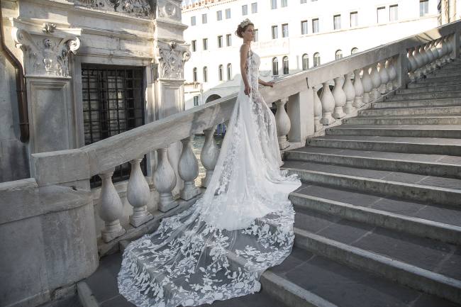 Mauro Lorenzo Fashion Editorial Fashion Photographer Bridal Alta Moda Magazine Agency Management Wedding Venezia Venice Gondola Shooting Top Brands Italian Photographer Inspiration Haute Couture 