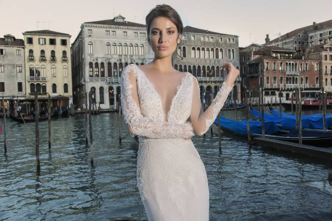 Mauro Lorenzo Fashion Editorial Fashion Photographer Bridal Alta Moda Magazine Agency Management Wedding Venezia Venice Gondola Shooting Top Brands Italian Photographer Inspiration Haute Couture 