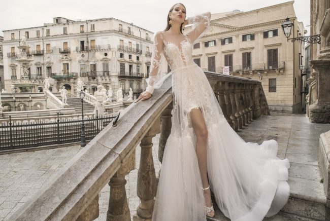 Mauro Lorenzo Fashion Editorial  FashionPhotographer Bridal Altamoda Magazine Sposa Management Wedding Palermo Piazzapretoria Hautecouture fashionshooting TopBrands ItalianPhotographer Inspiration Statue Piazzadellavergogna