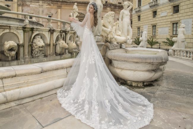 Mauro Lorenzo Fashion Editorial  FashionPhotographer Bridal Altamoda Magazine Sposa Management Wedding Palermo Piazzapretoria Hautecouture fashionshooting TopBrands ItalianPhotographer Inspiration Statue Piazzadellavergogna