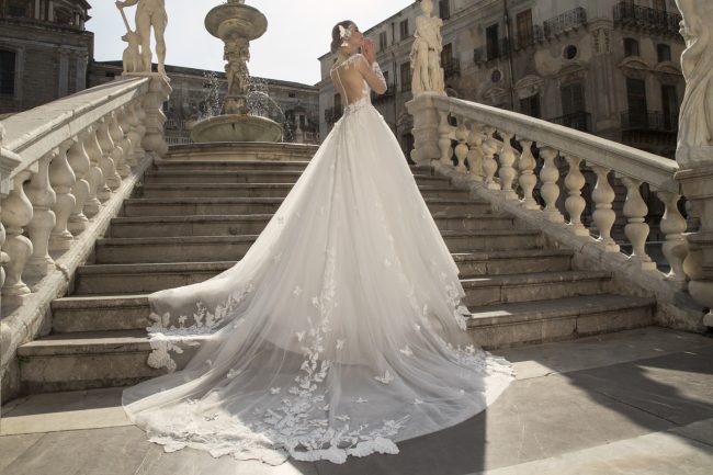 Mauro Lorenzo Fashion Editorial  FashionPhotographer Bridal Altamoda Magazine Sposa Management Wedding Palermo Piazzapretoria Hautecouture fashionshooting TopBrands ItalianPhotographer Inspiration Statue Piazzadellavergogna