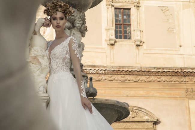 Mauro Lorenzo Fashion Editorial  FashionPhotographer Bridal Altamoda Magazine Sposa Management Wedding Palermo Piazzapretoria Hautecouture fashionshooting TopBrands ItalianPhotographer Inspiration Statue Piazzadellavergogna