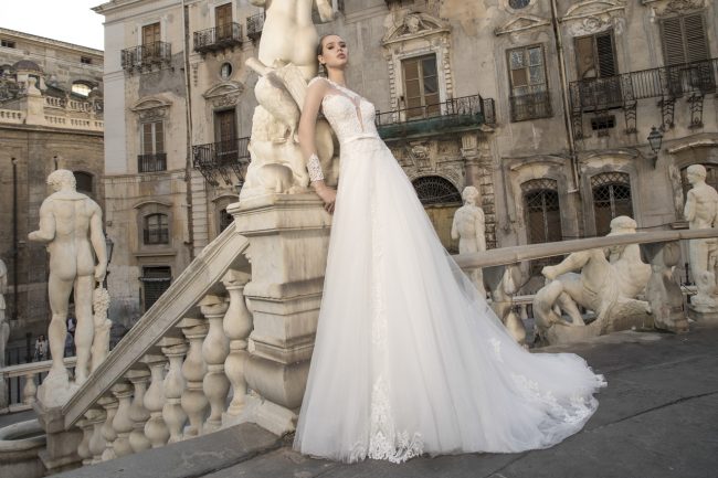 Mauro Lorenzo Fashion Editorial  FashionPhotographer Bridal Altamoda Magazine Sposa Management Wedding Palermo Piazzapretoria Hautecouture fashionshooting TopBrands ItalianPhotographer Inspiration Statue Piazzadellavergogna