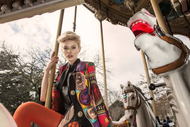 Mauro Lorenzo Fashion Photographer Fashion Editorial Officiel Baltics Lofficiel Magazine Top Brand Haute Couture Dior Versace Lacroix Moschino Hat Parigi Paris Tour Eiffel Colour Inspiration Jacket Street Urban Movement France 